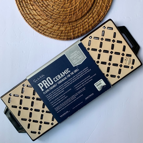 NWT Sur La Table Pro Ceramic Grilling Grid 7x19 - Picture 6 of 7